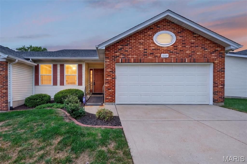 3220 Mehl Crossing Court, Mehlville, MO 63129