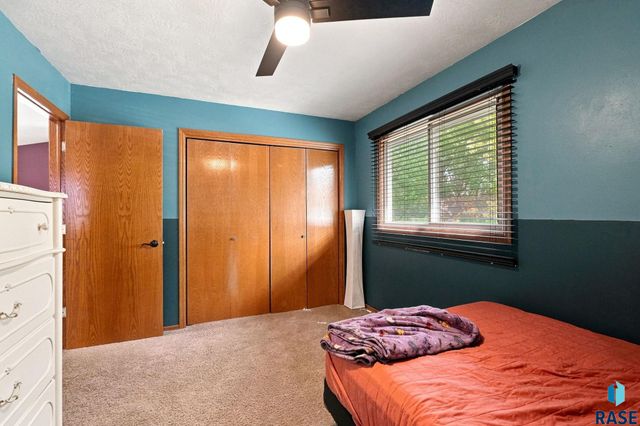 6216 S Mogen Ave Avenue, Sioux Falls, SD 57108