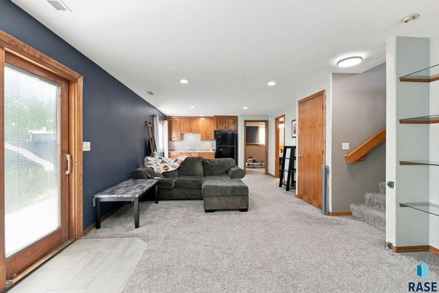 6216 S Mogen Ave Avenue, Sioux Falls, SD 57108