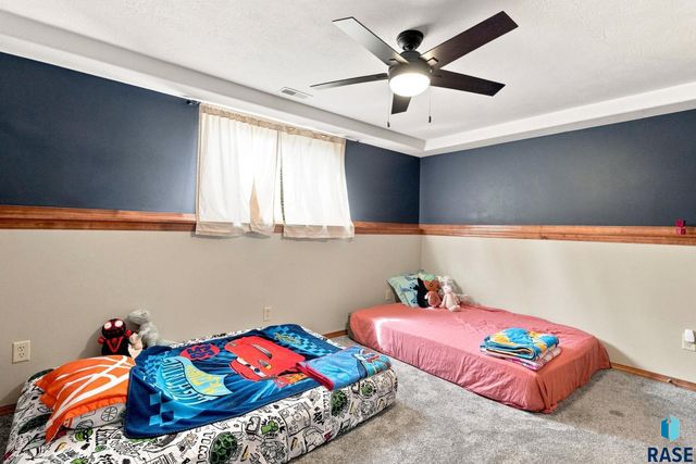 6216 S Mogen Ave Avenue, Sioux Falls, SD 57108