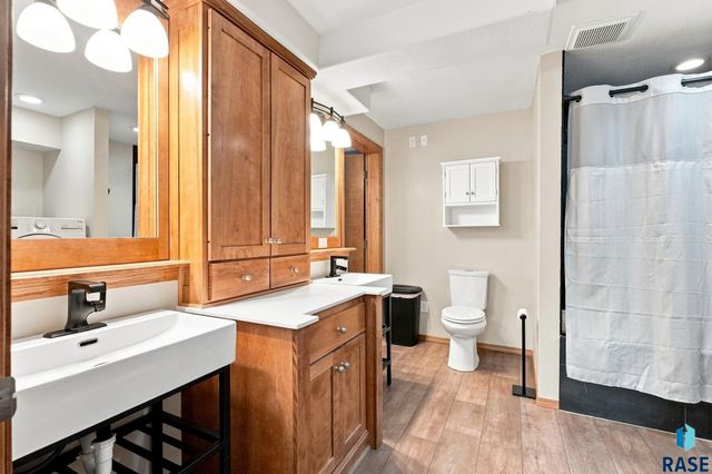 6216 S Mogen Ave Avenue, Sioux Falls, SD 57108