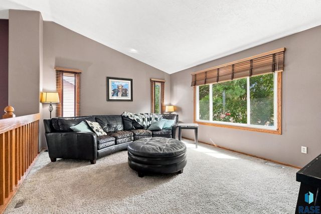6216 S Mogen Ave Avenue, Sioux Falls, SD 57108