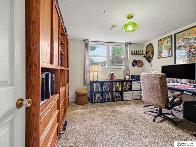 9127 Spaulding Street, Omaha, NE 68134