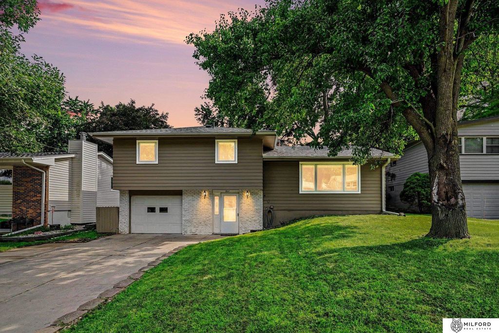 9127 Spaulding Street, Omaha, NE 68134