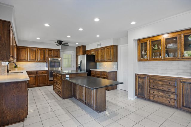 6106 Fairview Court, Granbury, TX 76049