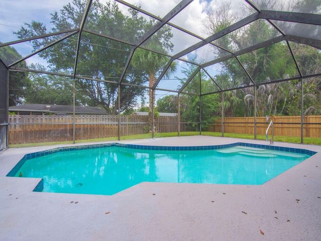 5612 Deleon Avenue, Fort Pierce, FL 34951