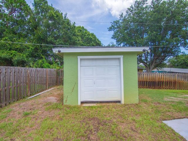 5612 Deleon Avenue, Fort Pierce, FL 34951