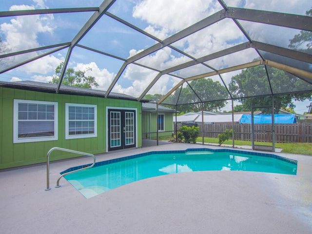 5612 Deleon Avenue, Fort Pierce, FL 34951