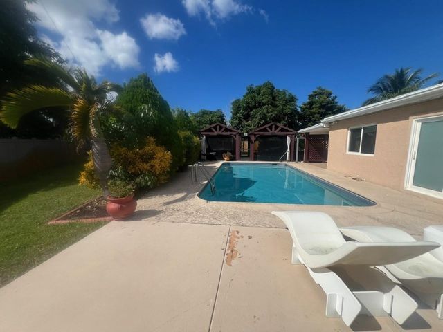 861 SW 55th Way, Margate, FL 33068