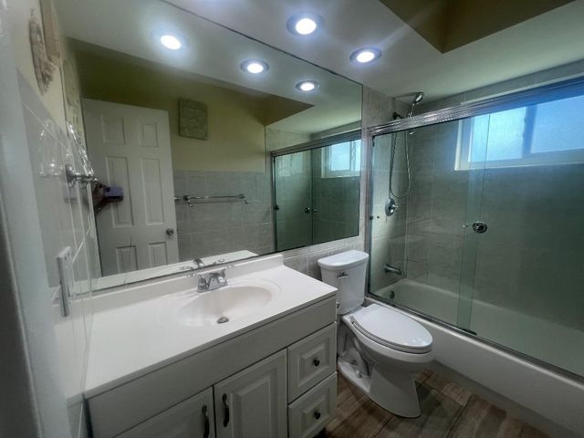 861 SW 55th Way, Margate, FL 33068