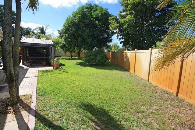 861 SW 55th Way, Margate, FL 33068