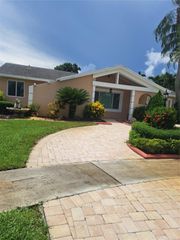 861 SW 55th Way, Margate, FL 33068