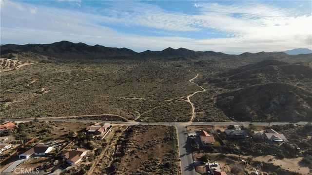 55811 Golden Bee Drive, Yucca Valley, CA 92285