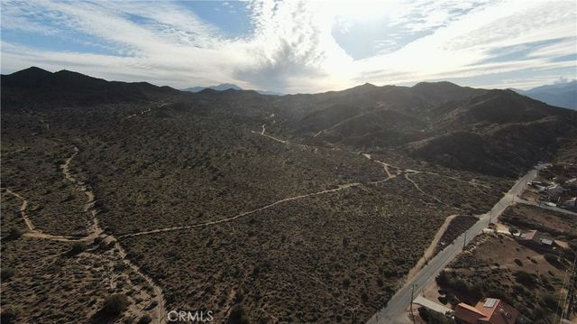 55811 Golden Bee Drive, Yucca Valley, CA 92285