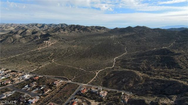55811 Golden Bee Drive, Yucca Valley, CA 92285