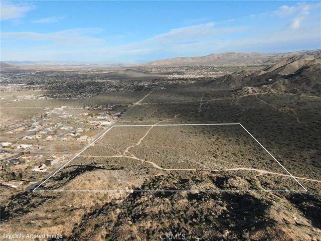 55811 Golden Bee Drive, Yucca Valley, CA 92285