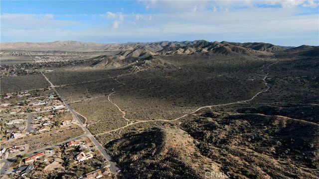 55811 Golden Bee Drive, Yucca Valley, CA 92285