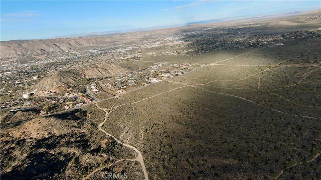 55811 Golden Bee Drive, Yucca Valley, CA 92285