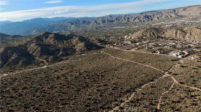 55811 Golden Bee Drive, Yucca Valley, CA 92285