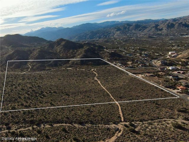 55811 Golden Bee Drive, Yucca Valley, CA 92285