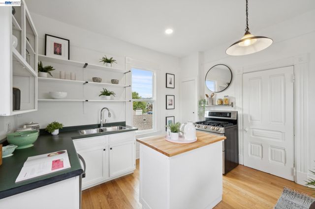 758 ALCATRAZ AVENUE, Oakland, CA 94609