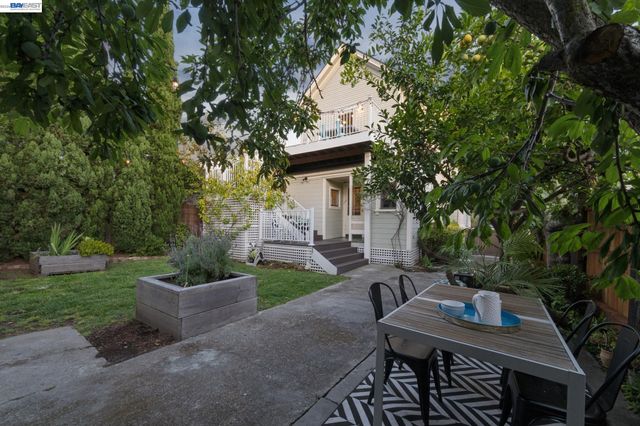 758 ALCATRAZ AVENUE, Oakland, CA 94609