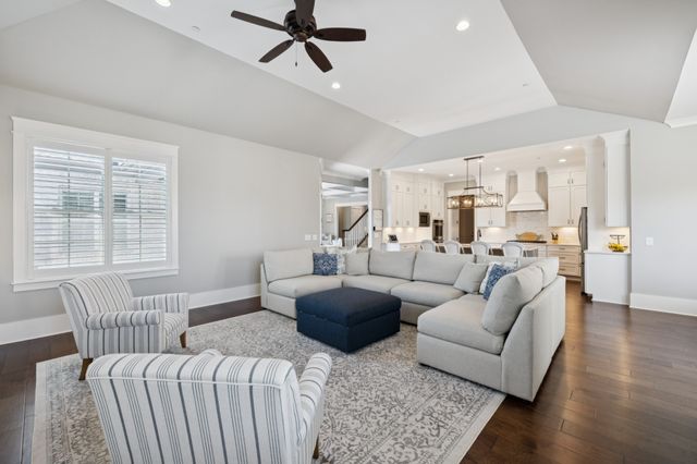 238 Bishops Gate Dr, Franklin, TN 37064