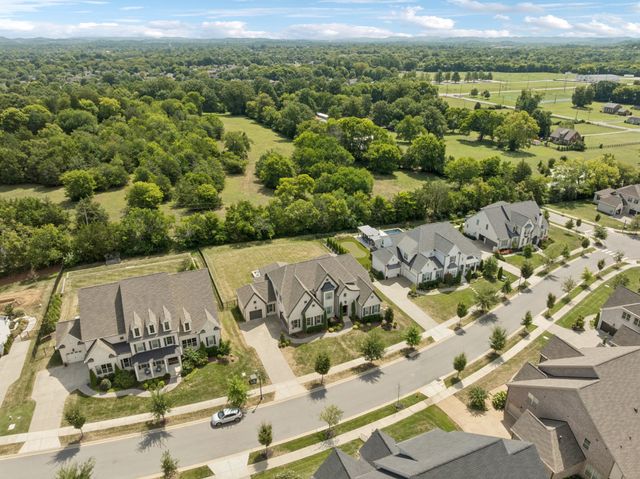 238 Bishops Gate Dr, Franklin, TN 37064