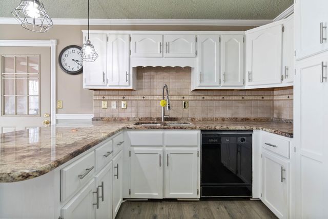 400 Natures Pointe Drive, Somerset, KY 42503