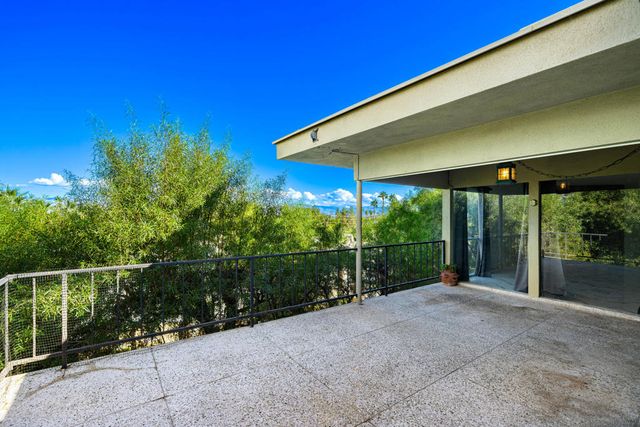 2014 Southridge Drive, Palm Springs, CA 92264