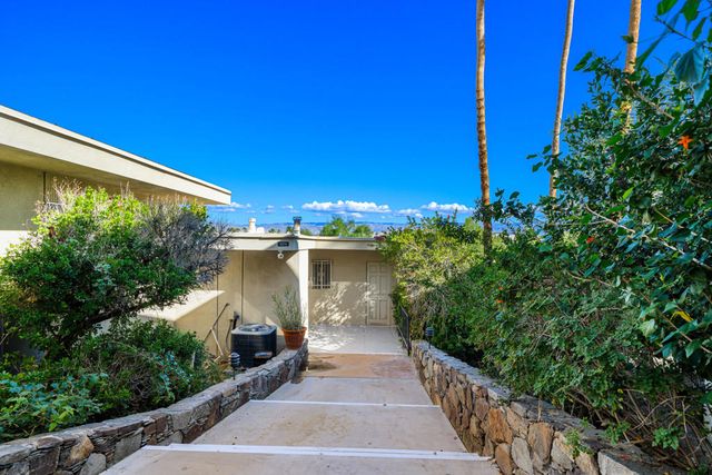 2014 Southridge Drive, Palm Springs, CA 92264