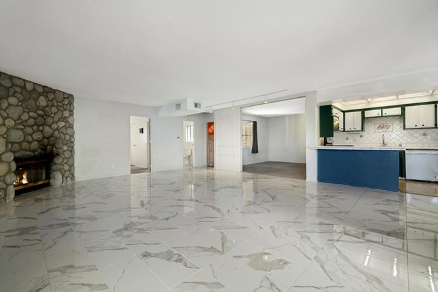 2014 Southridge Drive, Palm Springs, CA 92264