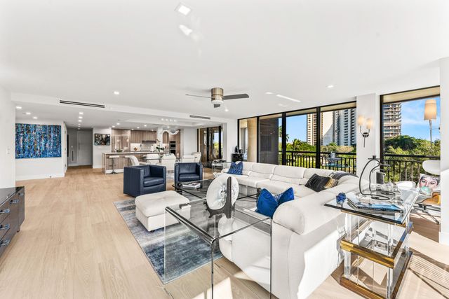 2427 Presidential Way 404, West Palm Beach, FL 33401