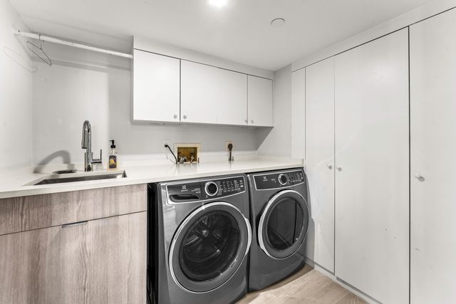 2427 Presidential Way 404, West Palm Beach, FL 33401