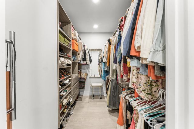 2427 Presidential Way 404, West Palm Beach, FL 33401