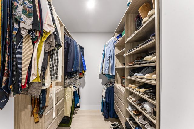 2427 Presidential Way 404, West Palm Beach, FL 33401