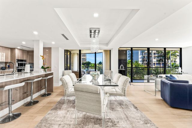 2427 Presidential Way 404, West Palm Beach, FL 33401