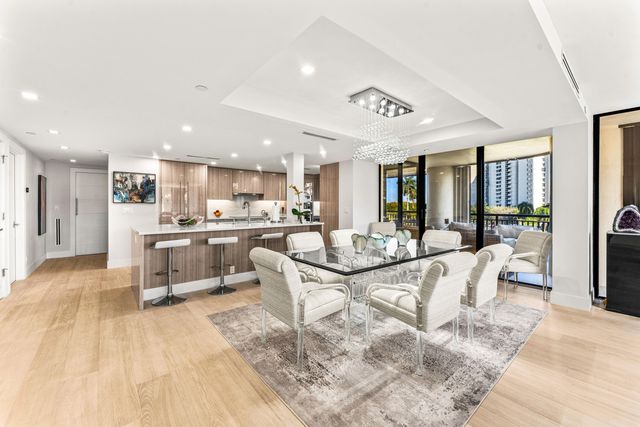 2427 Presidential Way 404, West Palm Beach, FL 33401