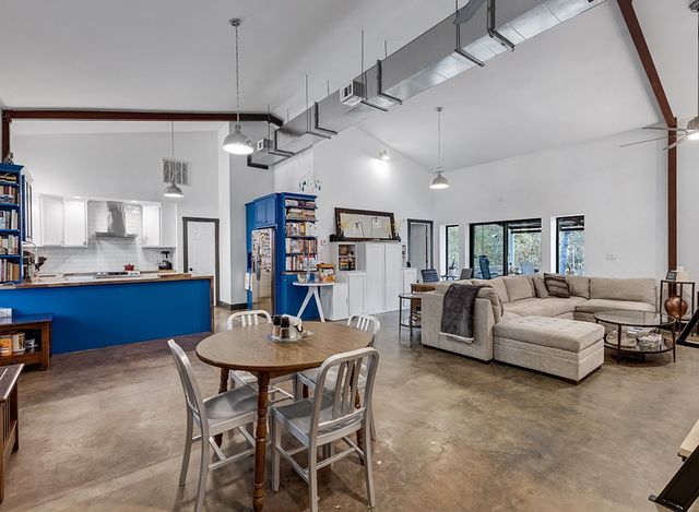 129 County Road 1239, Maud, TX 75567