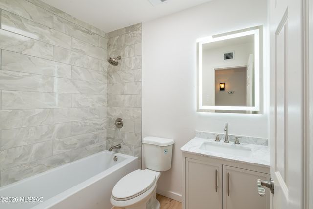 2901 W Dakota Street, Tucson, AZ 85746