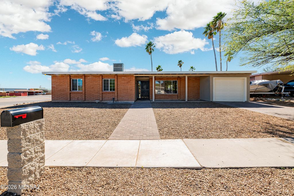 2901 W Dakota Street, Tucson, AZ 85746