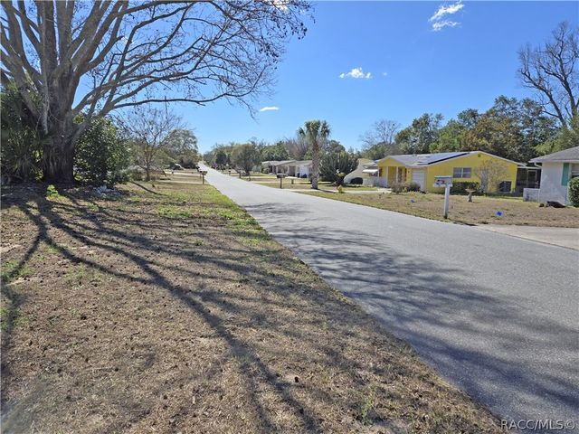 14 Clifford Drive, Beverly Hills, FL 34465