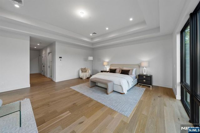 577 Floyd Street, Englewood Cliffs, NJ 07632