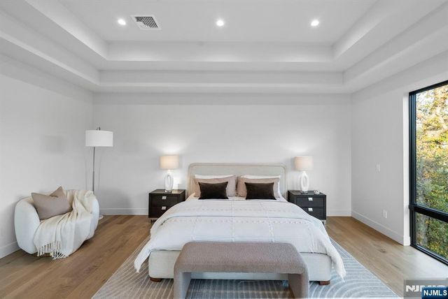 577 Floyd Street, Englewood Cliffs, NJ 07632