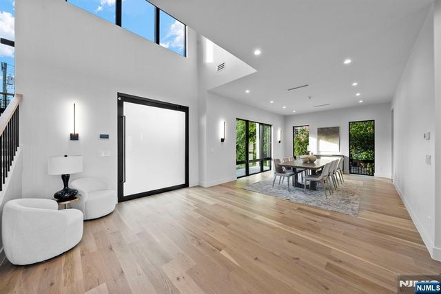 577 Floyd Street, Englewood Cliffs, NJ 07632