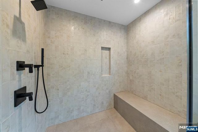 577 Floyd Street, Englewood Cliffs, NJ 07632