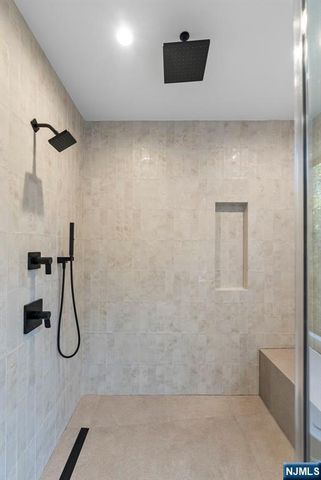 577 Floyd Street, Englewood Cliffs, NJ 07632