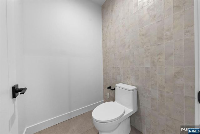 577 Floyd Street, Englewood Cliffs, NJ 07632