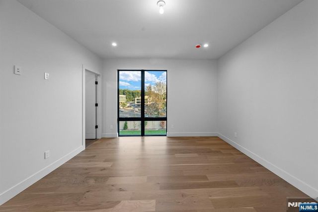 577 Floyd Street, Englewood Cliffs, NJ 07632