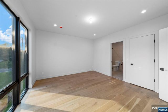 577 Floyd Street, Englewood Cliffs, NJ 07632